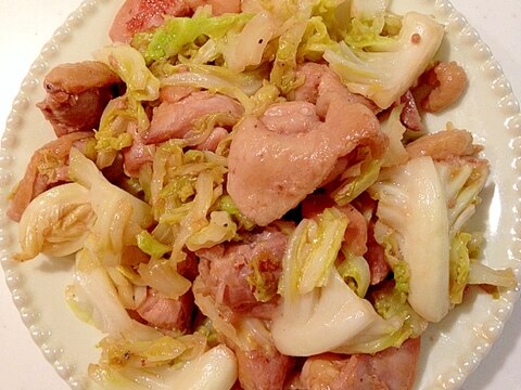 シンプルで飽きない☆鶏もも肉とキャベツの塩醤油炒め